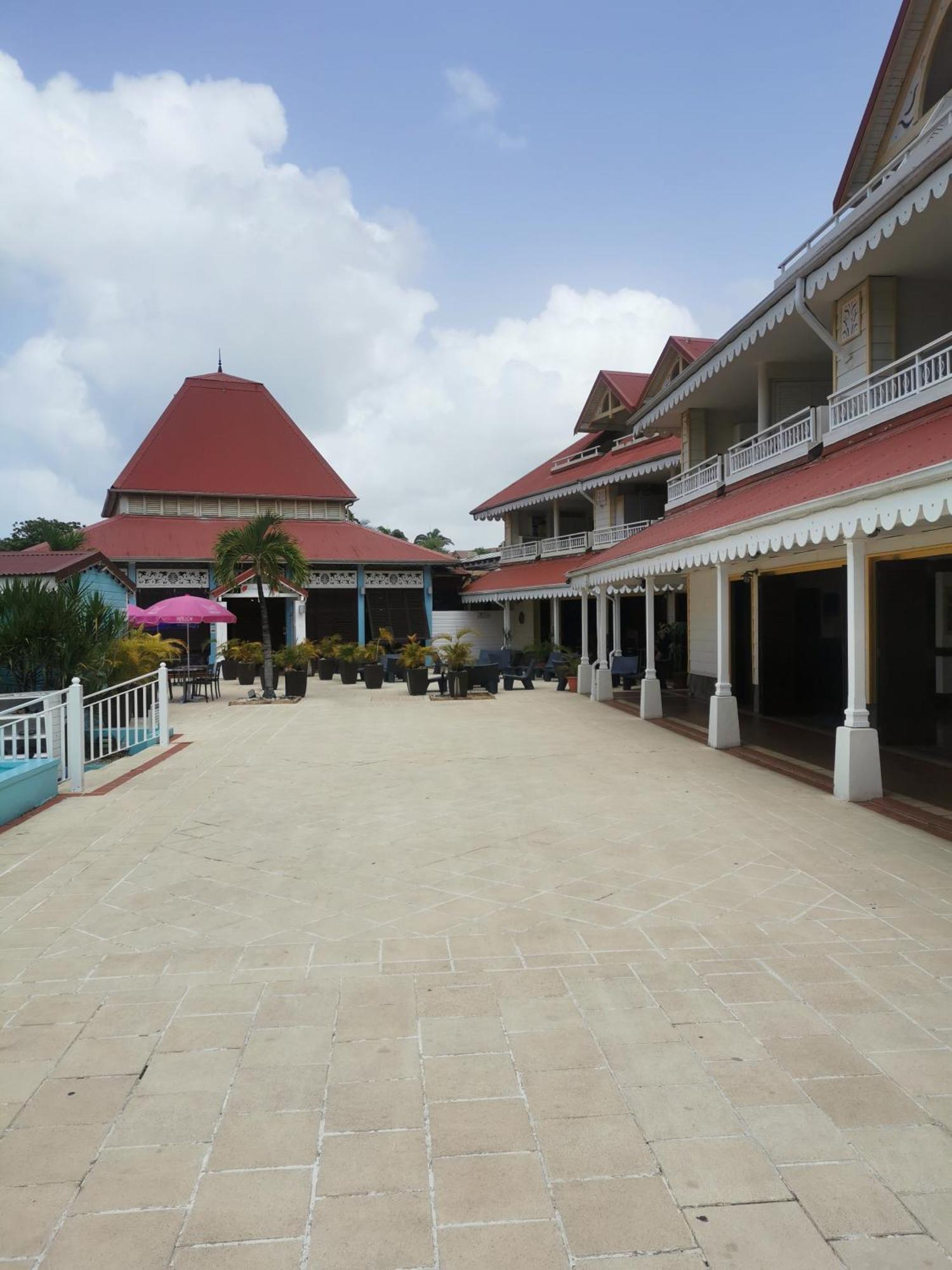 Appart T3 Village Vacances Sainte-Anne Courcelles Luaran gambar