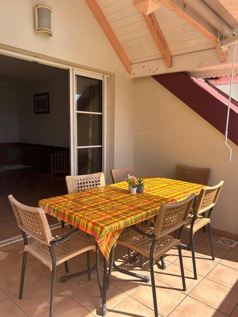 Appart T3 Village Vacances Sainte-Anne Courcelles Luaran gambar